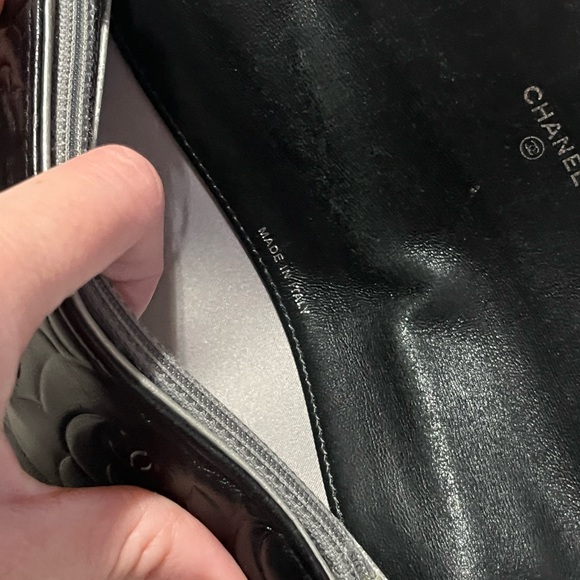 CHANEL Black Leather Floral Camellia Wallet - Picture 14 of 16